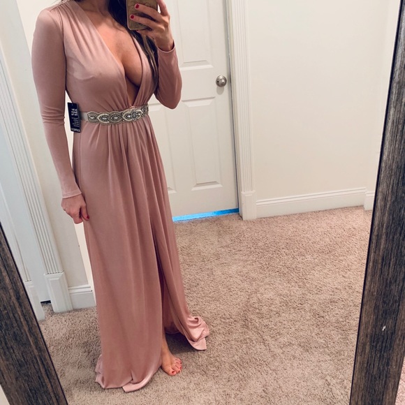 Express deep plunge dress with belt - Picture 2 of 4